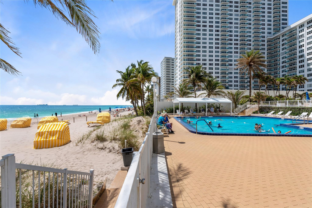 4010 Galt Ocean Drive - Photo 27