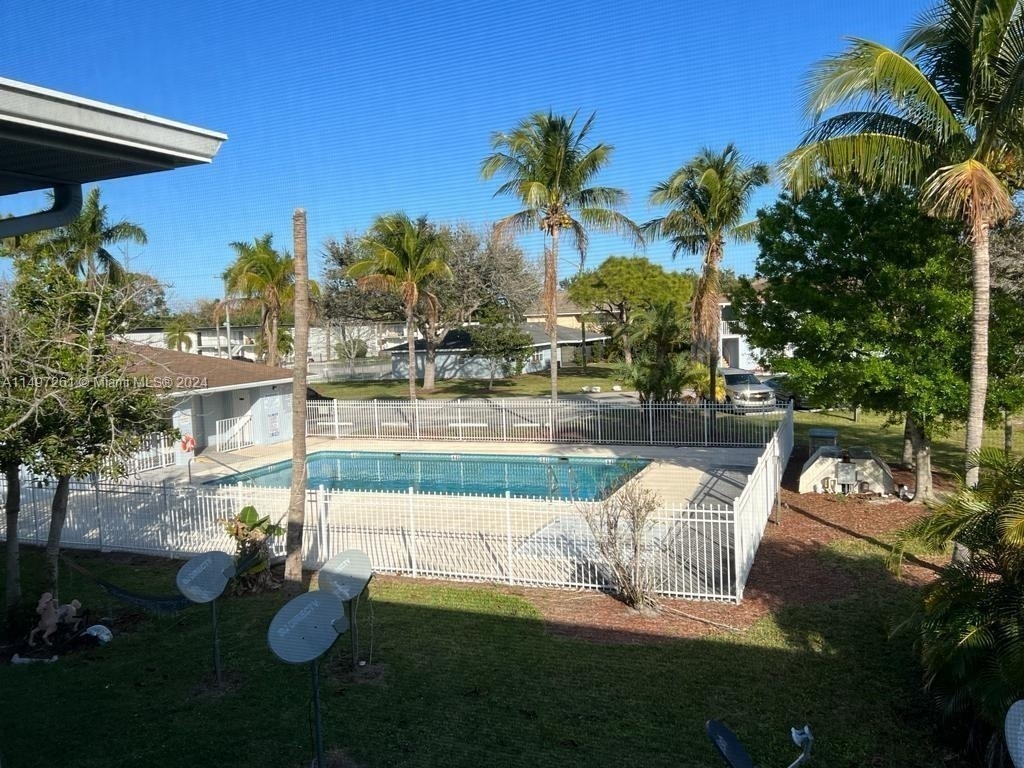 617 Ixoria Avenue - Photo 6
