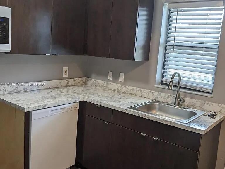 617 Ixoria Avenue - Photo 0