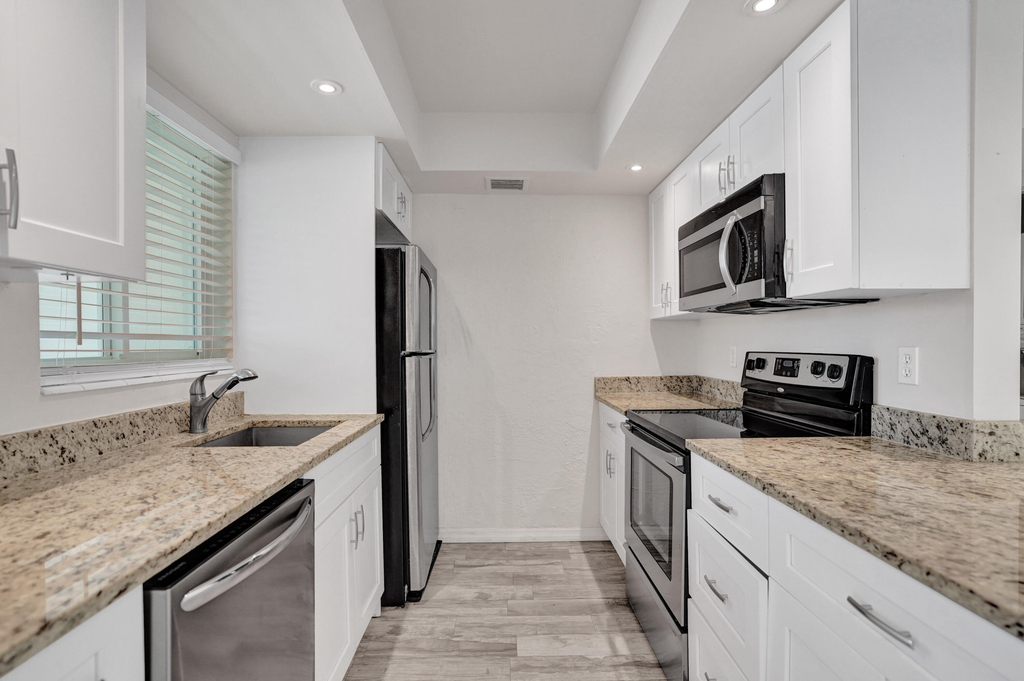 115 Sw 1st Avenue - Photo 6