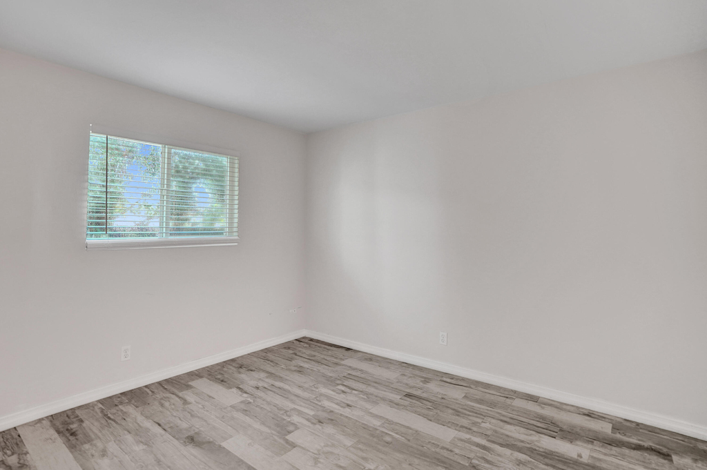 115 Sw 1st Avenue - Photo 16