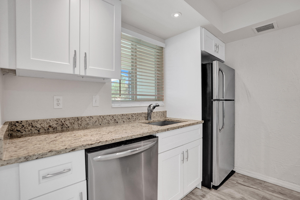115 Sw 1st Avenue - Photo 7