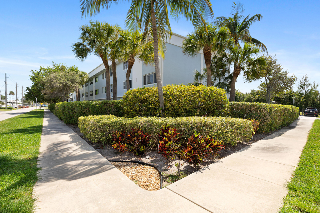 505 Ne 20th Avenue - Photo 1