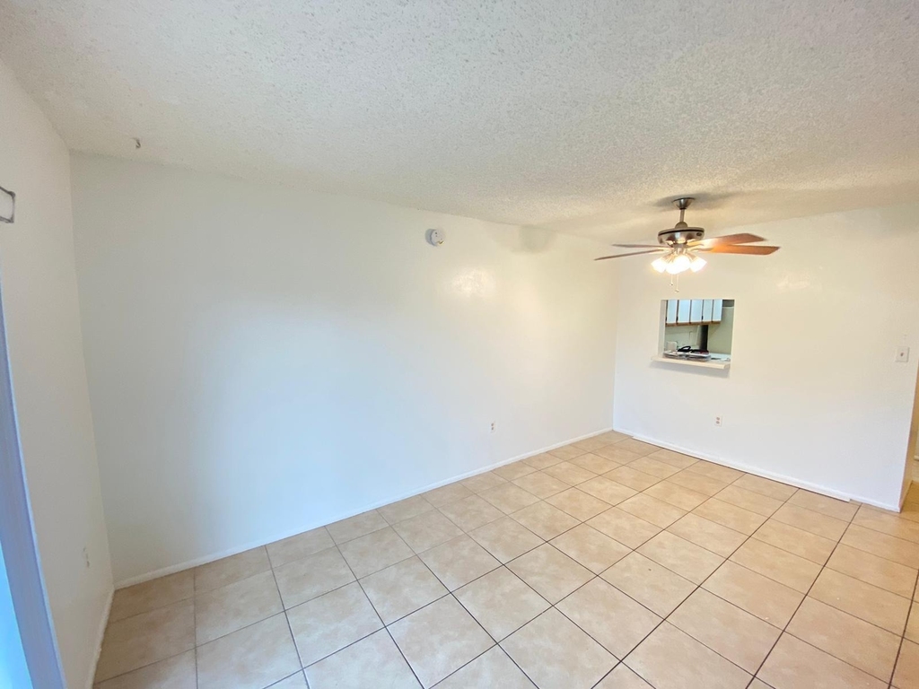 4304 Nw 9th Avenue - Photo 1