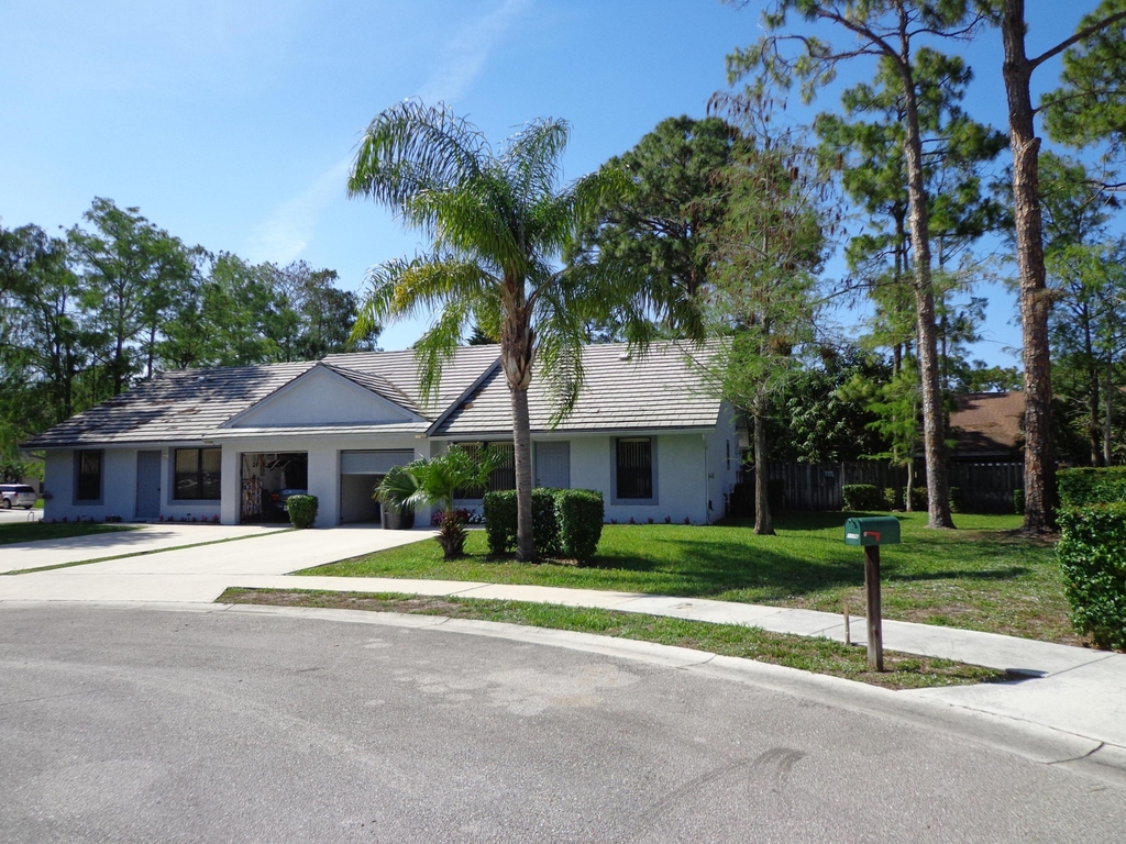 1168 Amaryllis Court - Photo 0