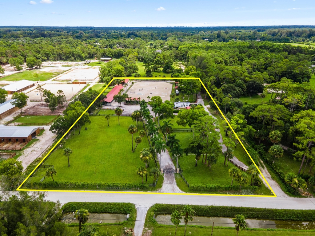 3570 B Road - Photo 1