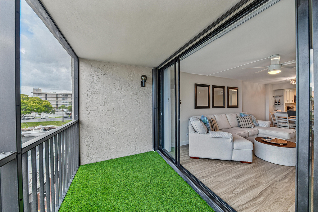 4 Royal Palm Way - Photo 15