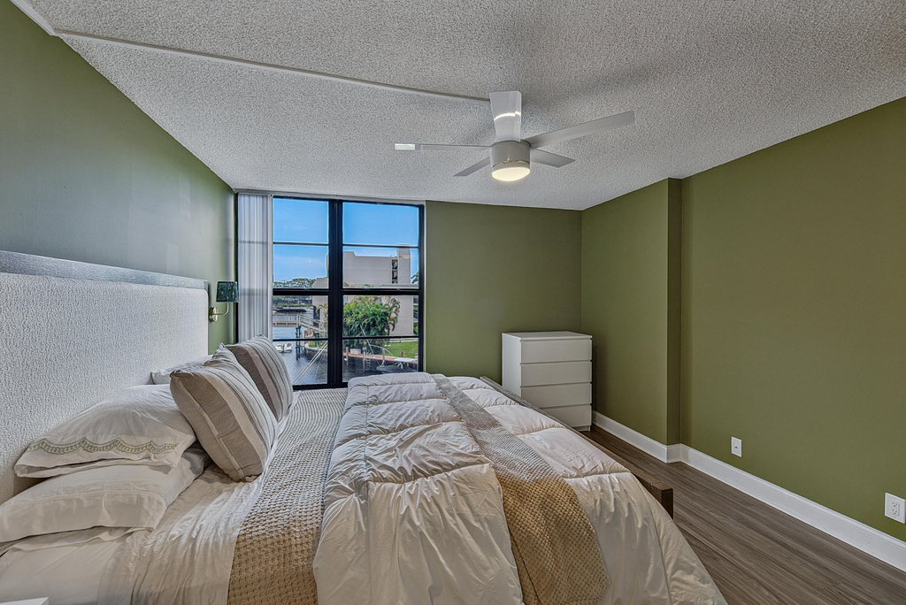 4 Royal Palm Way - Photo 18