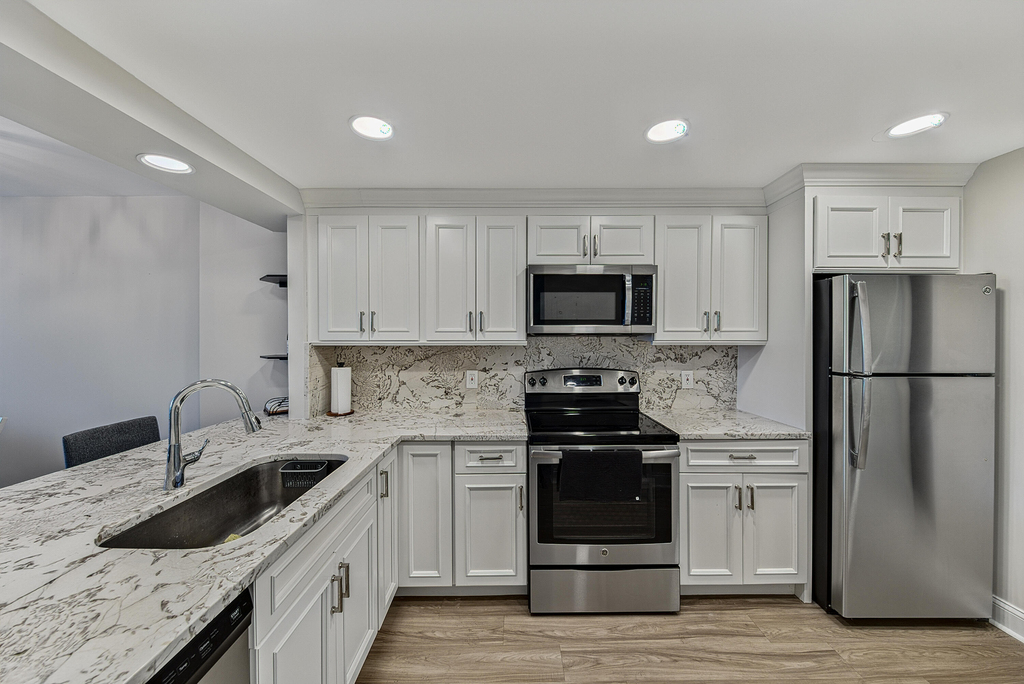 4 Royal Palm Way - Photo 6