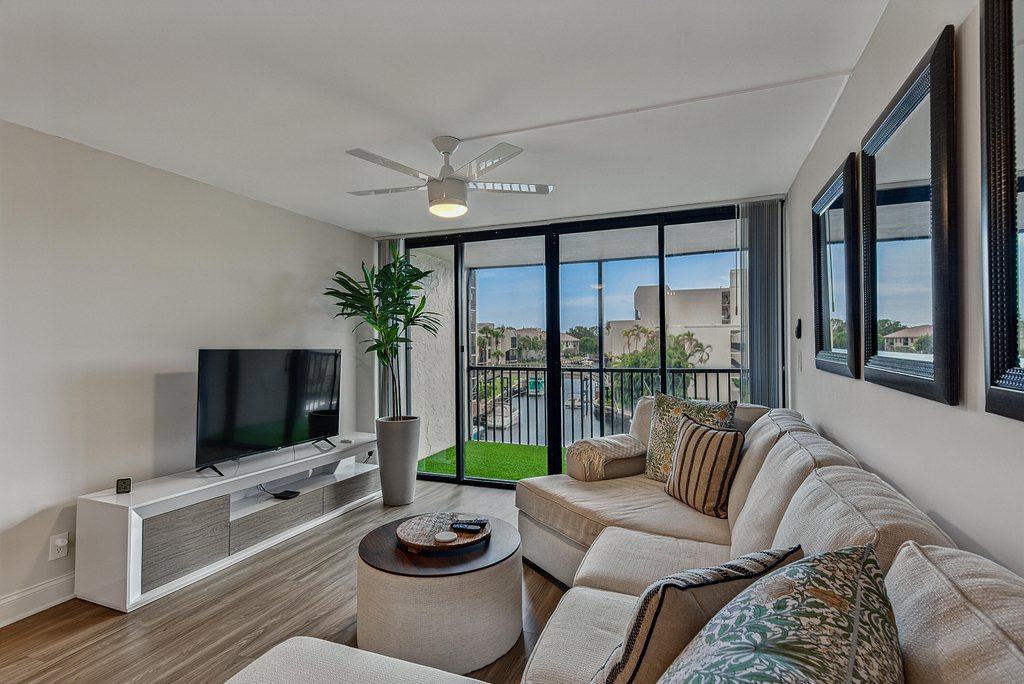 4 Royal Palm Way - Photo 12