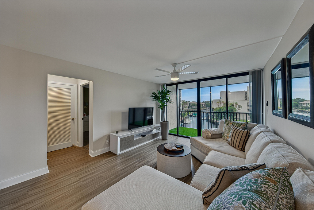 4 Royal Palm Way - Photo 14