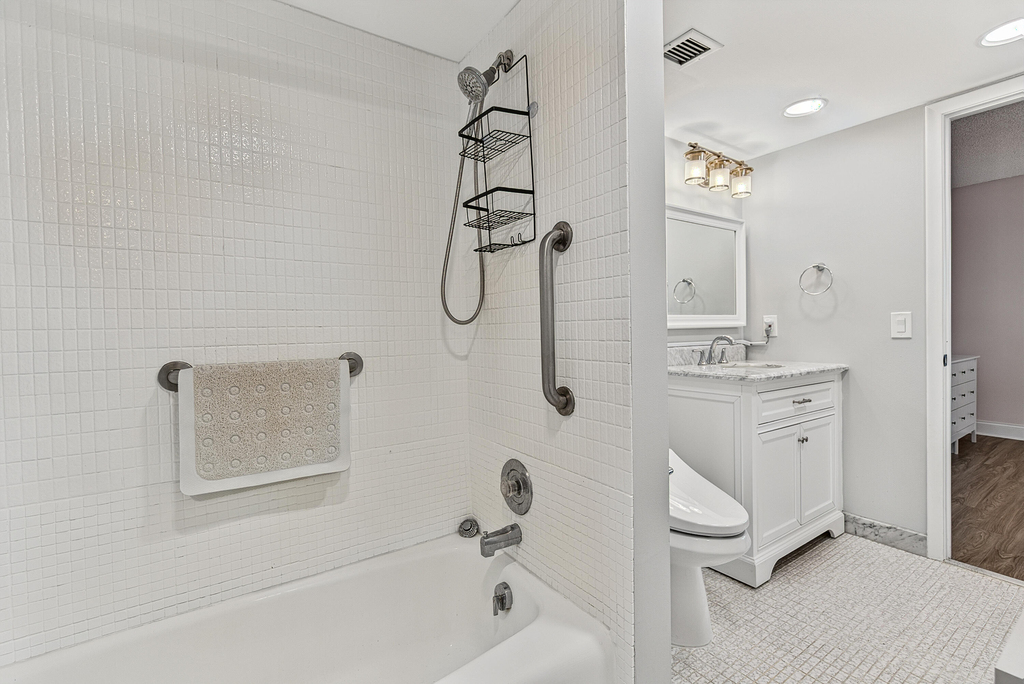 4 Royal Palm Way - Photo 23