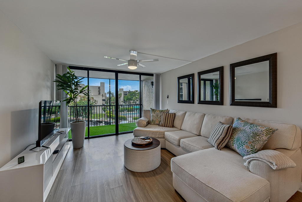 4 Royal Palm Way - Photo 11