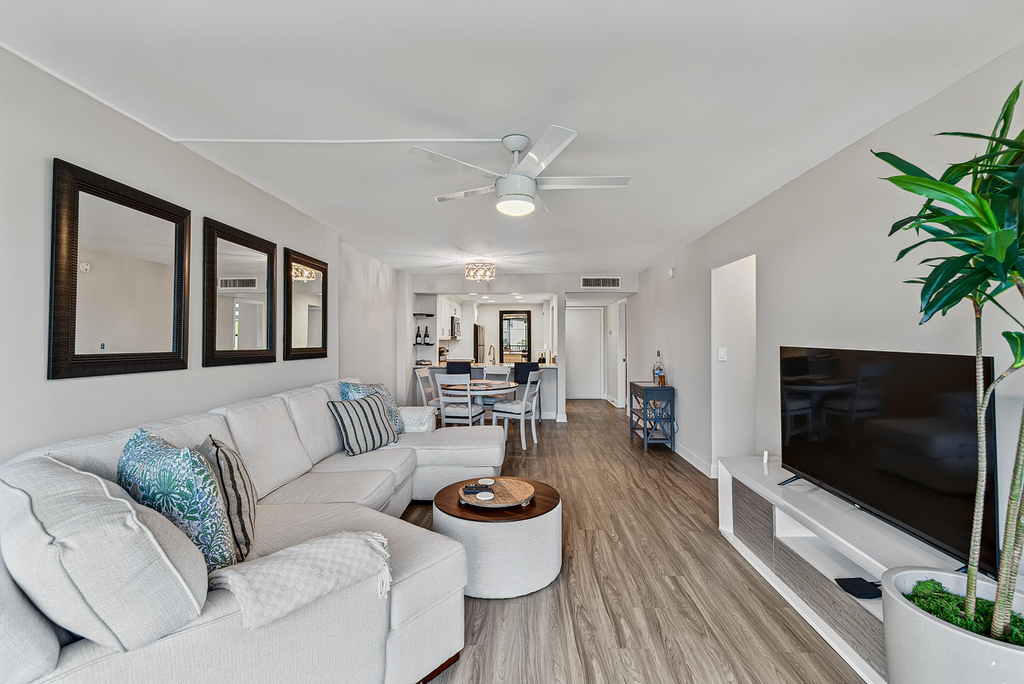 4 Royal Palm Way - Photo 3