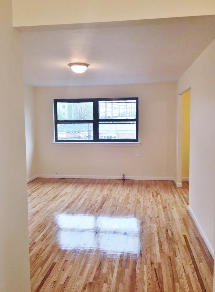 25-22 47th Street - Photo 3