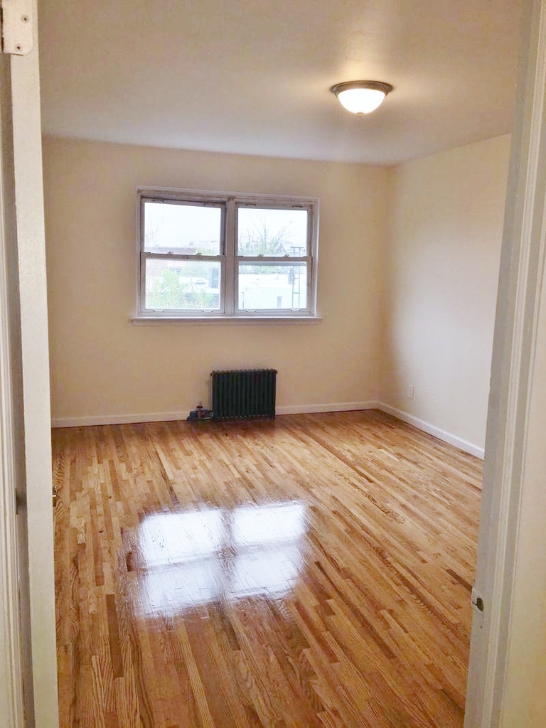 25-22 47th Street - Photo 5