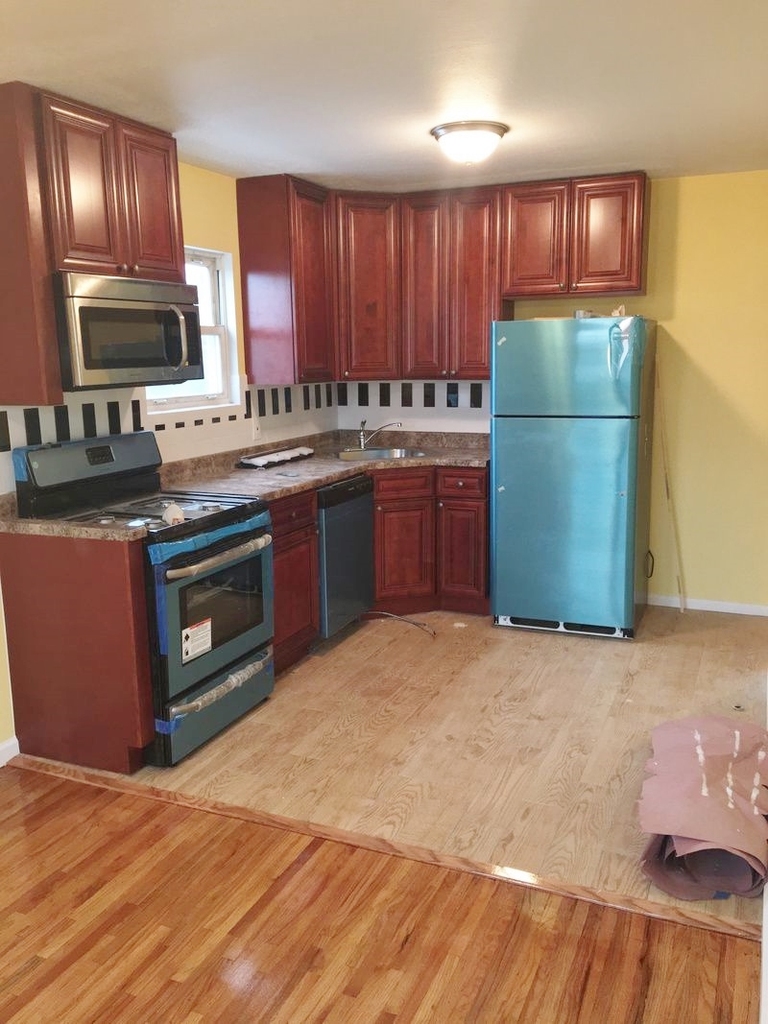 25-22 47th Street - Photo 1