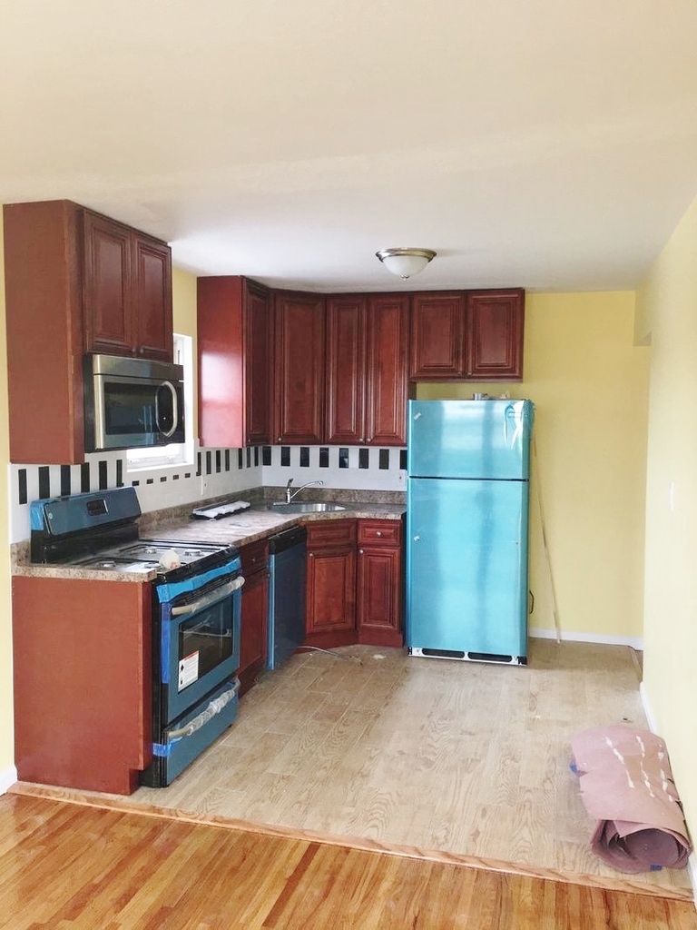 25-22 47th Street - Photo 0