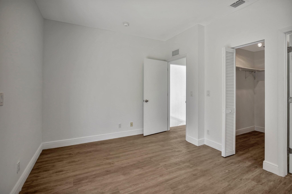 1102 S 20th Avenue - Photo 10