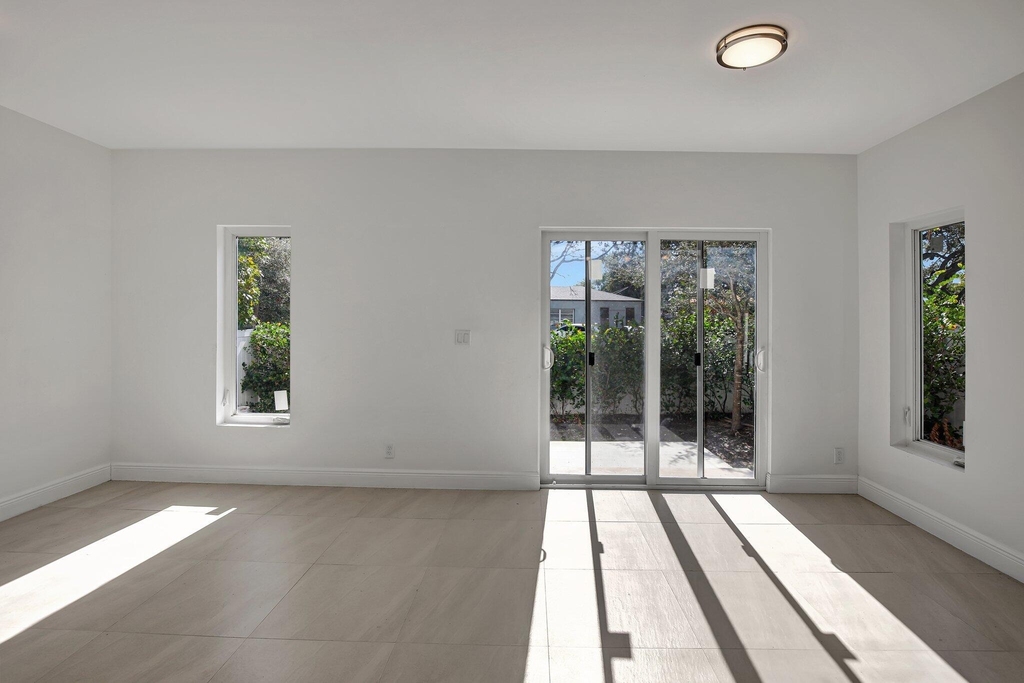1102 S 20th Avenue - Photo 6