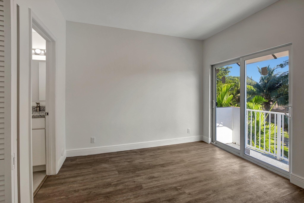1102 S 20th Avenue - Photo 11