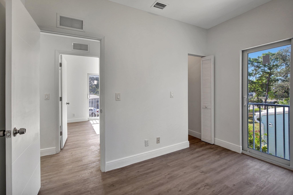 1102 S 20th Avenue - Photo 15