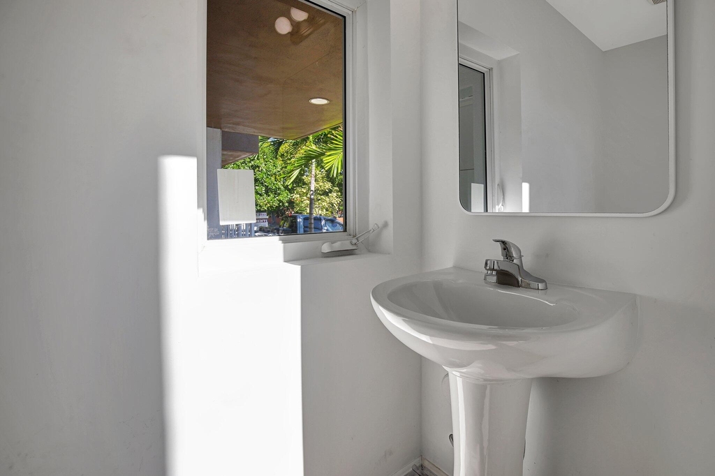 1102 S 20th Avenue - Photo 17