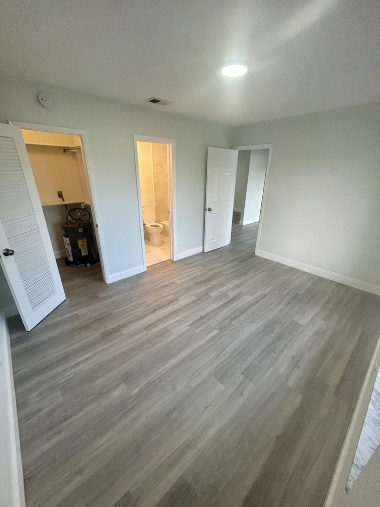 1401 Ne 57th Place - Photo 12