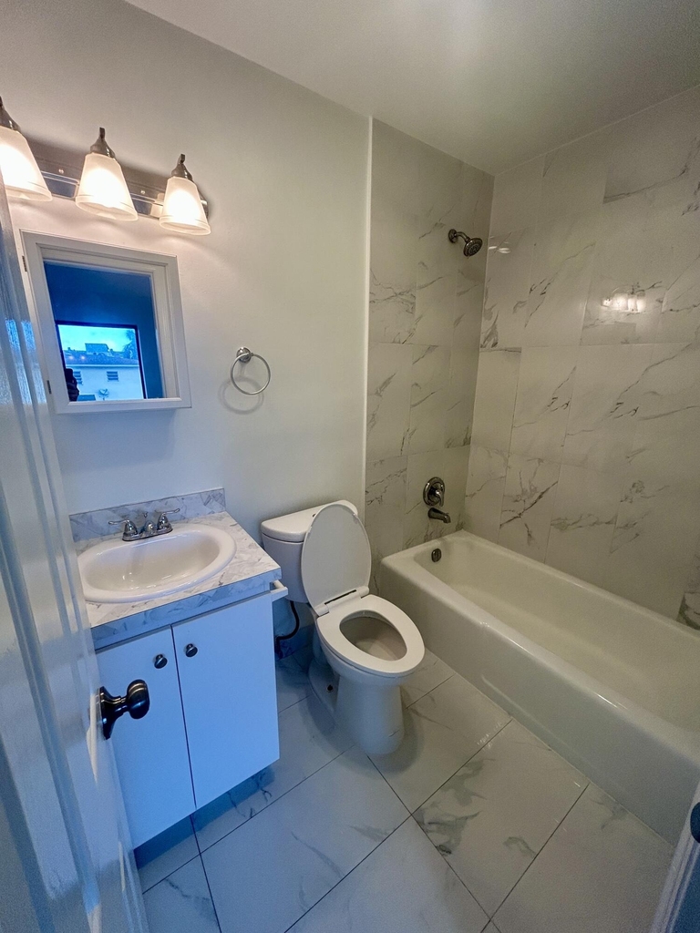 1401 Ne 57th Place - Photo 14