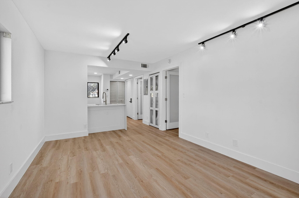 100 W Hidden Valley Boulevard - Photo 3