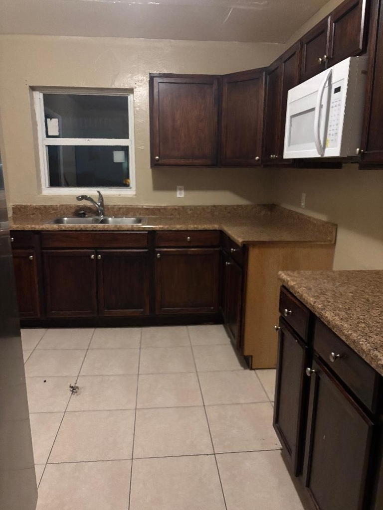 516 20th Street - Photo 3