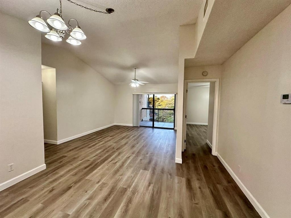 5641 Riverside Drive - Photo 5