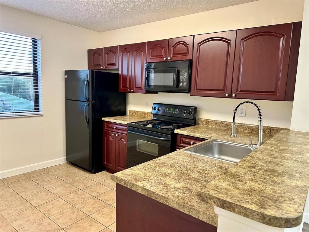 5641 Riverside Drive - Photo 7