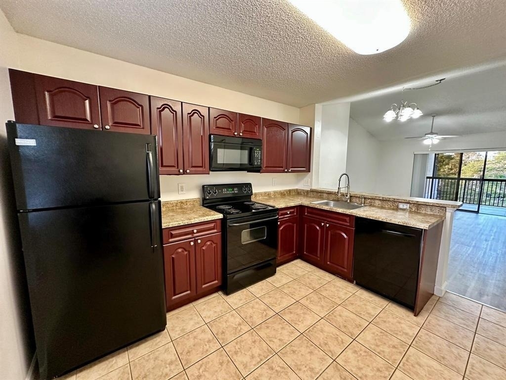 5641 Riverside Drive - Photo 8