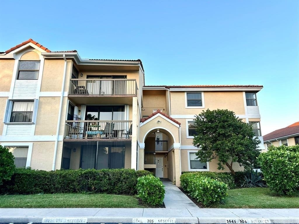 5641 Riverside Drive - Photo 0