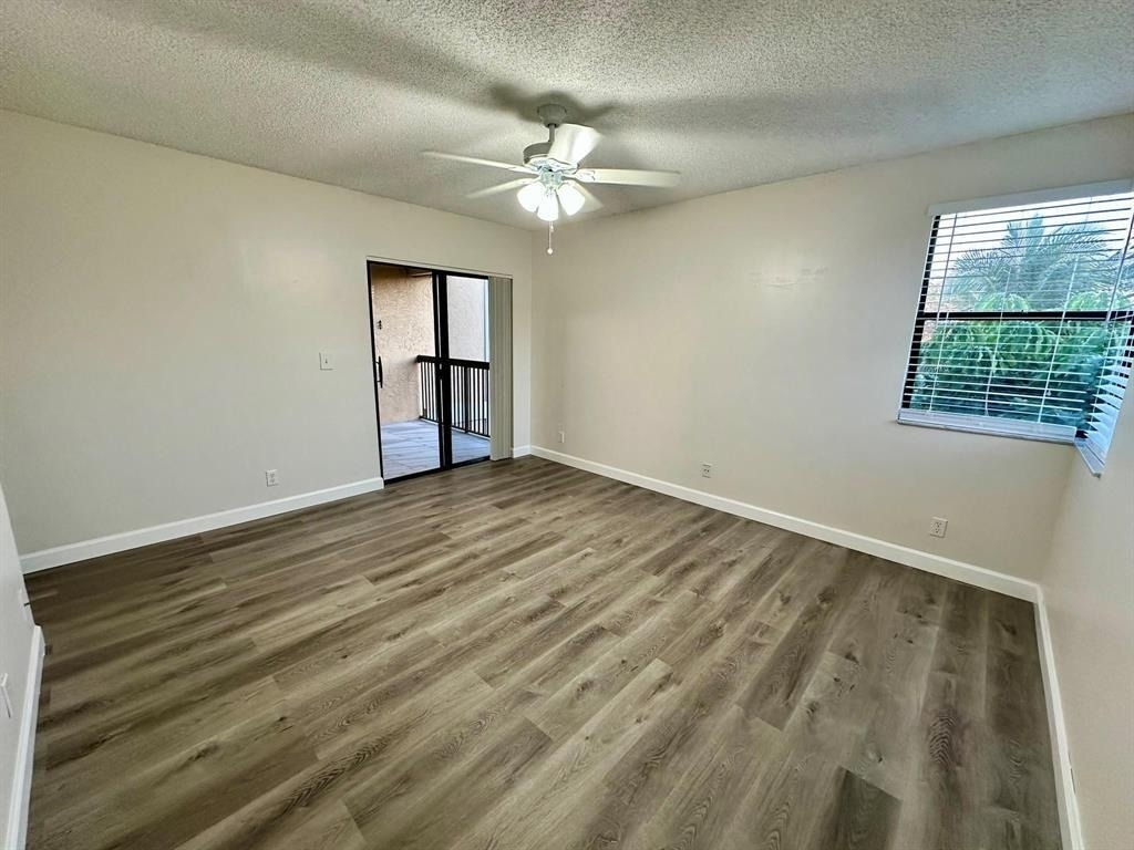 5641 Riverside Drive - Photo 10