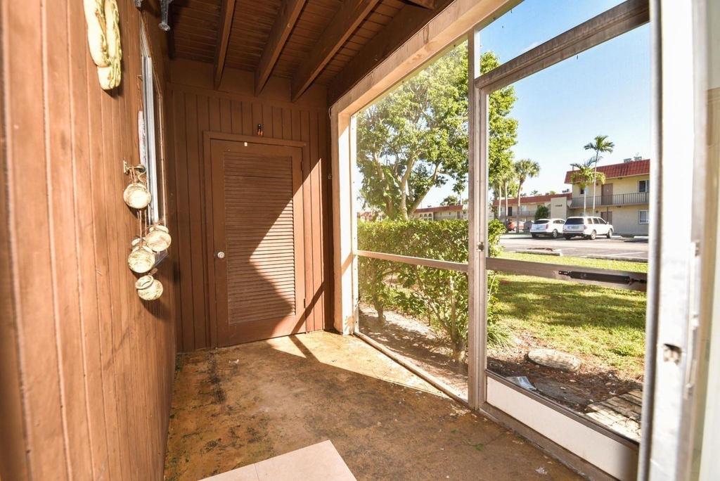 6054 Forest Hill Boulevard - Photo 6