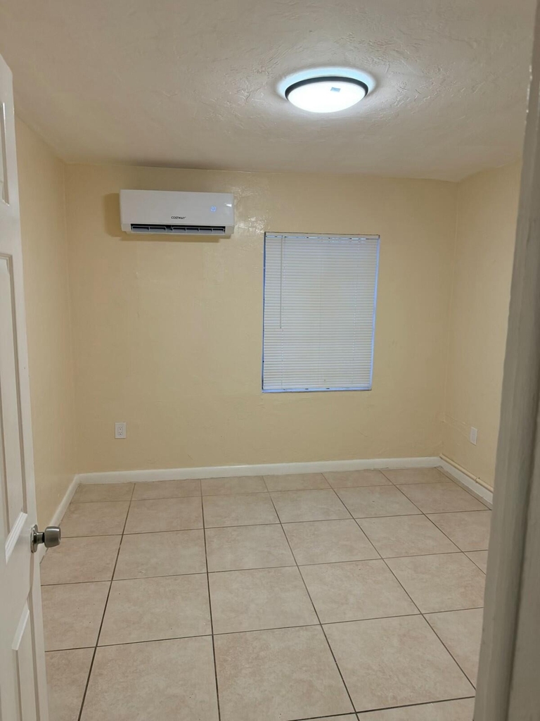 1135 Sharazad Boulevard - Photo 10