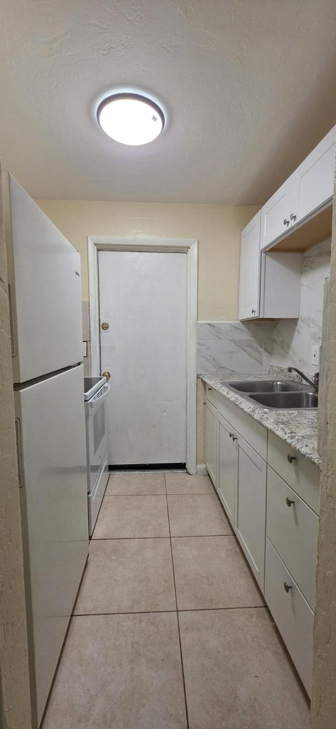 1135 Sharazad Boulevard - Photo 4