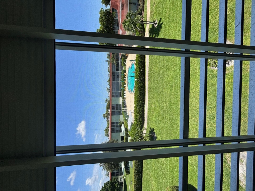3000 Springdale Boulevard - Photo 3