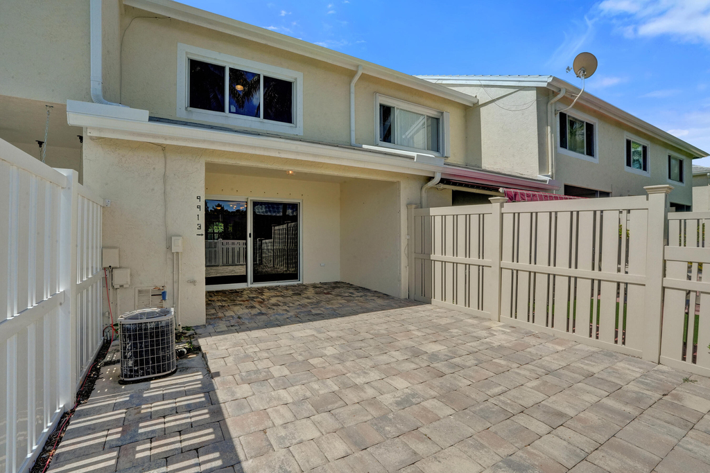 9913 Nw 57th Manor - Photo 20