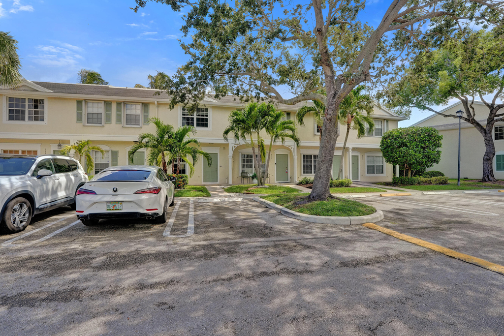 9913 Nw 57th Manor - Photo 48