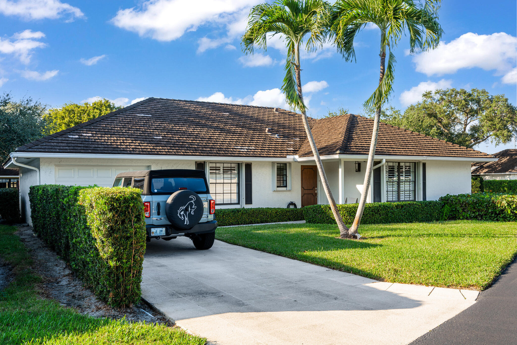 11340 Briarwood Place - Photo 0