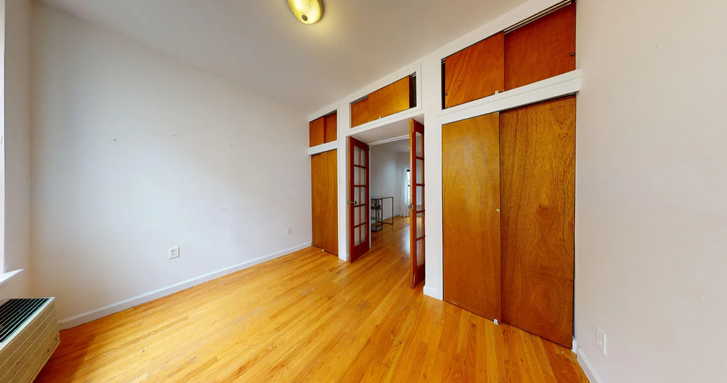 East 76th Street - Photo 6