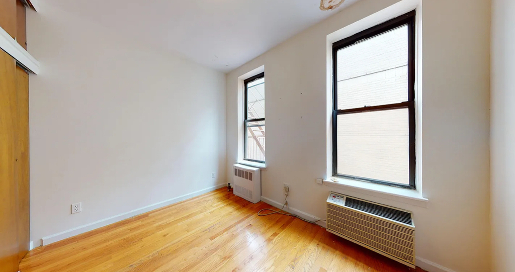 East 76th Street - Photo 5
