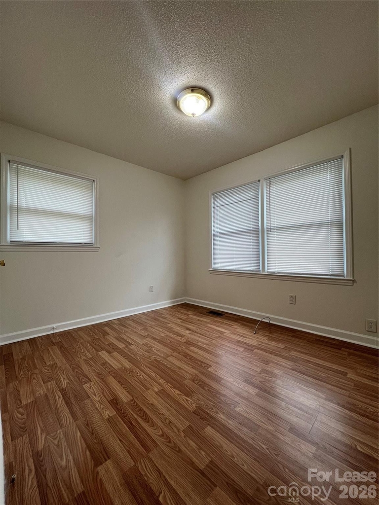305 Briarwood Circle - Photo 15