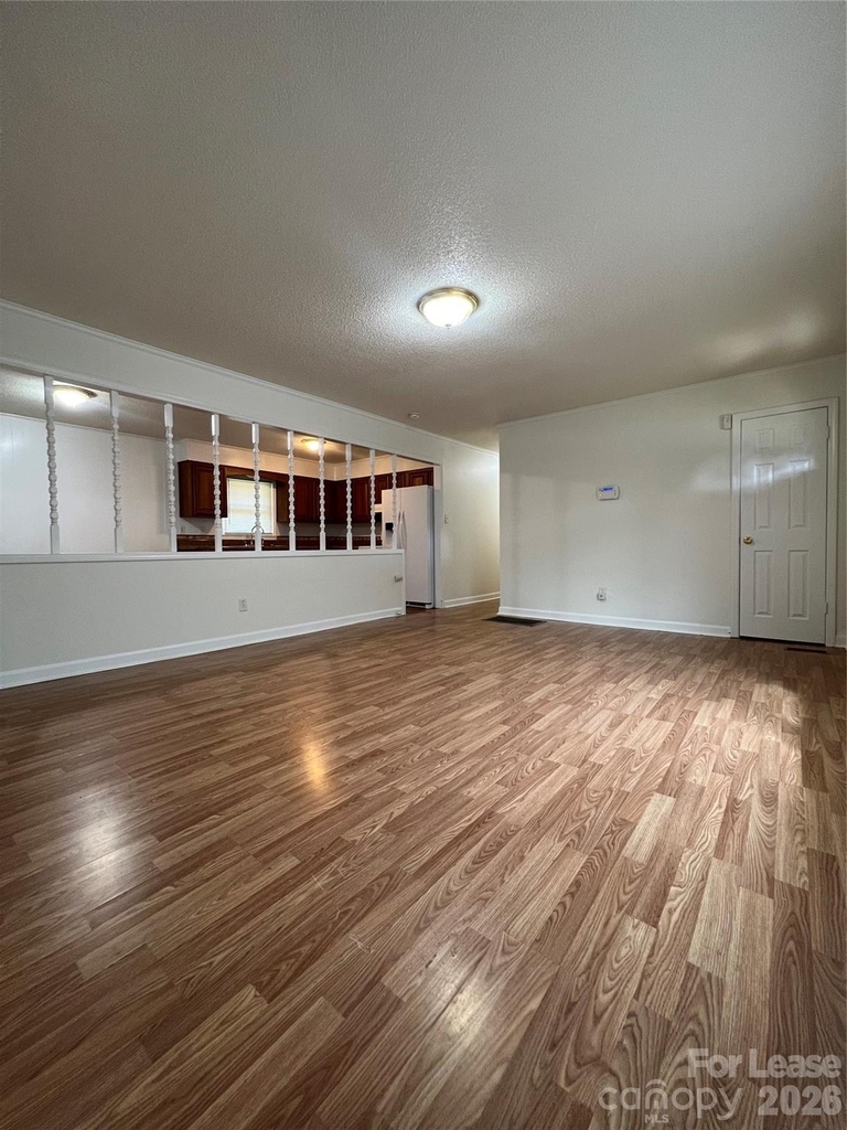 305 Briarwood Circle - Photo 3