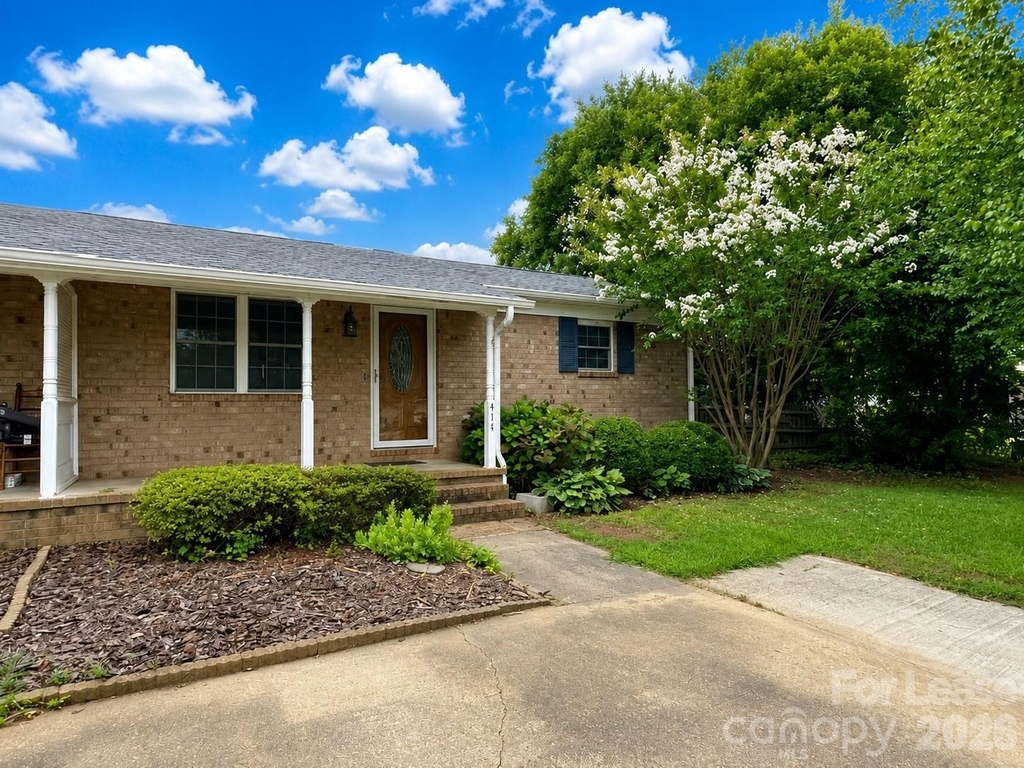 411 Ludwick Avenue - Photo 0