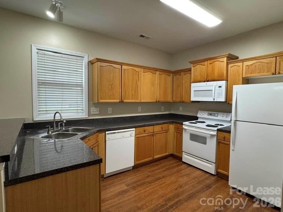 21404 Aftonshire Drive - Photo 2