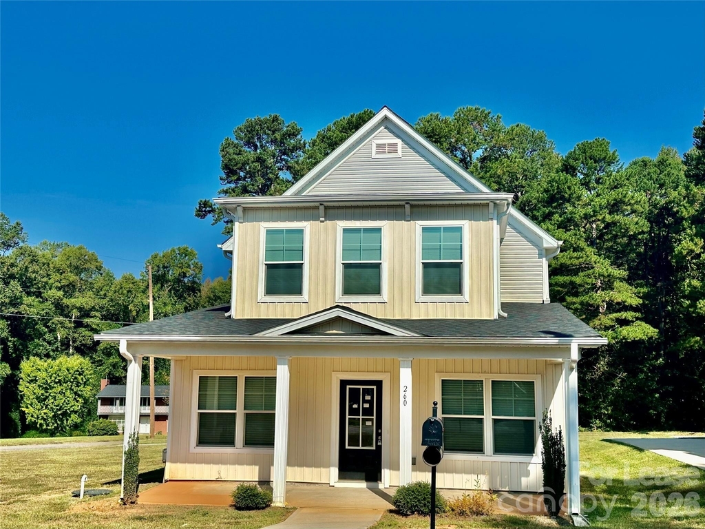 260 Mills Avenue - Photo 0